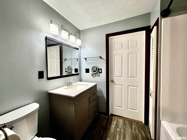 $129,900 | 865 West Superior Avenue, Jacksonville, IL 62650