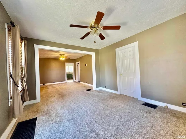 $129,900 | 865 West Superior Avenue, Jacksonville, IL 62650