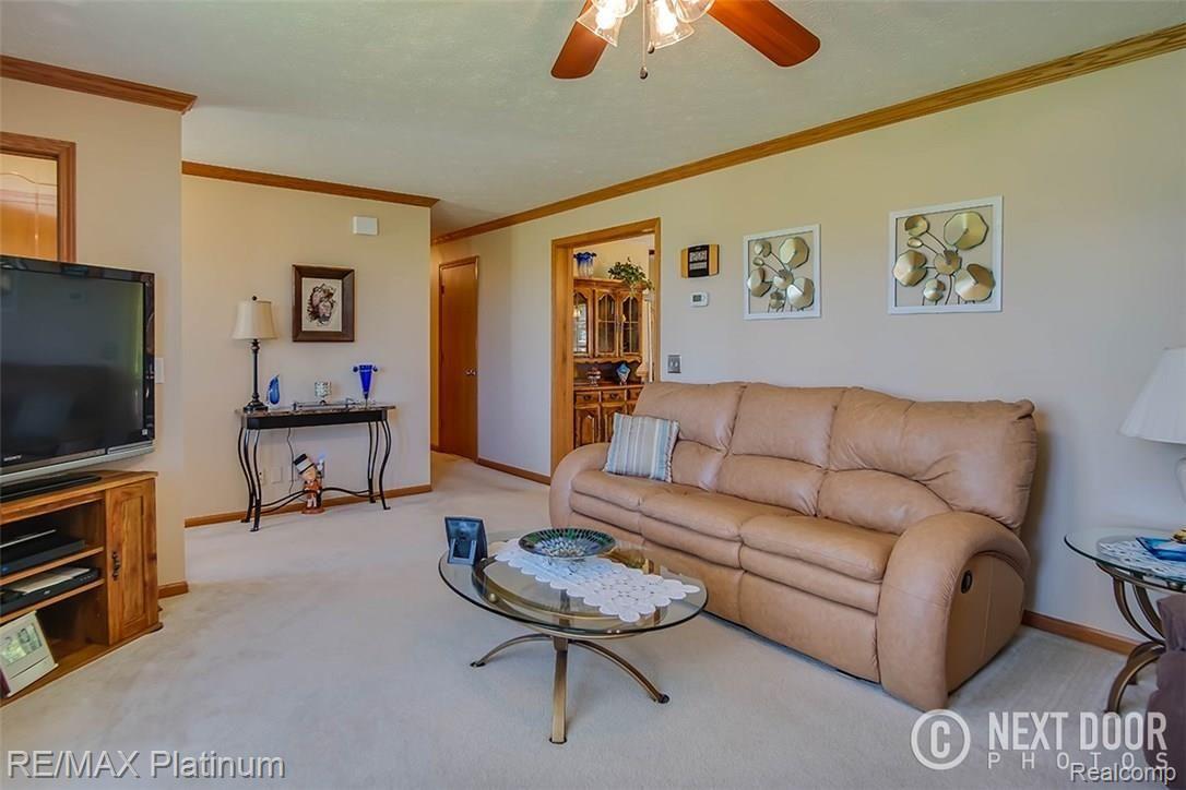 9101 Crofoot Road Fowlerville, MI 48836 - Photo 6 of 32 DSC00407 copy.jpg