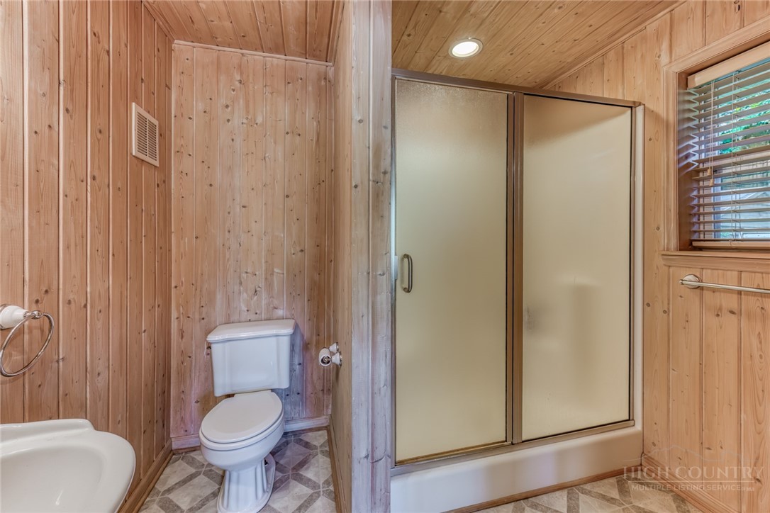 473 Cow Camp Road Newland, NC 28657 - Photo 10 of 49