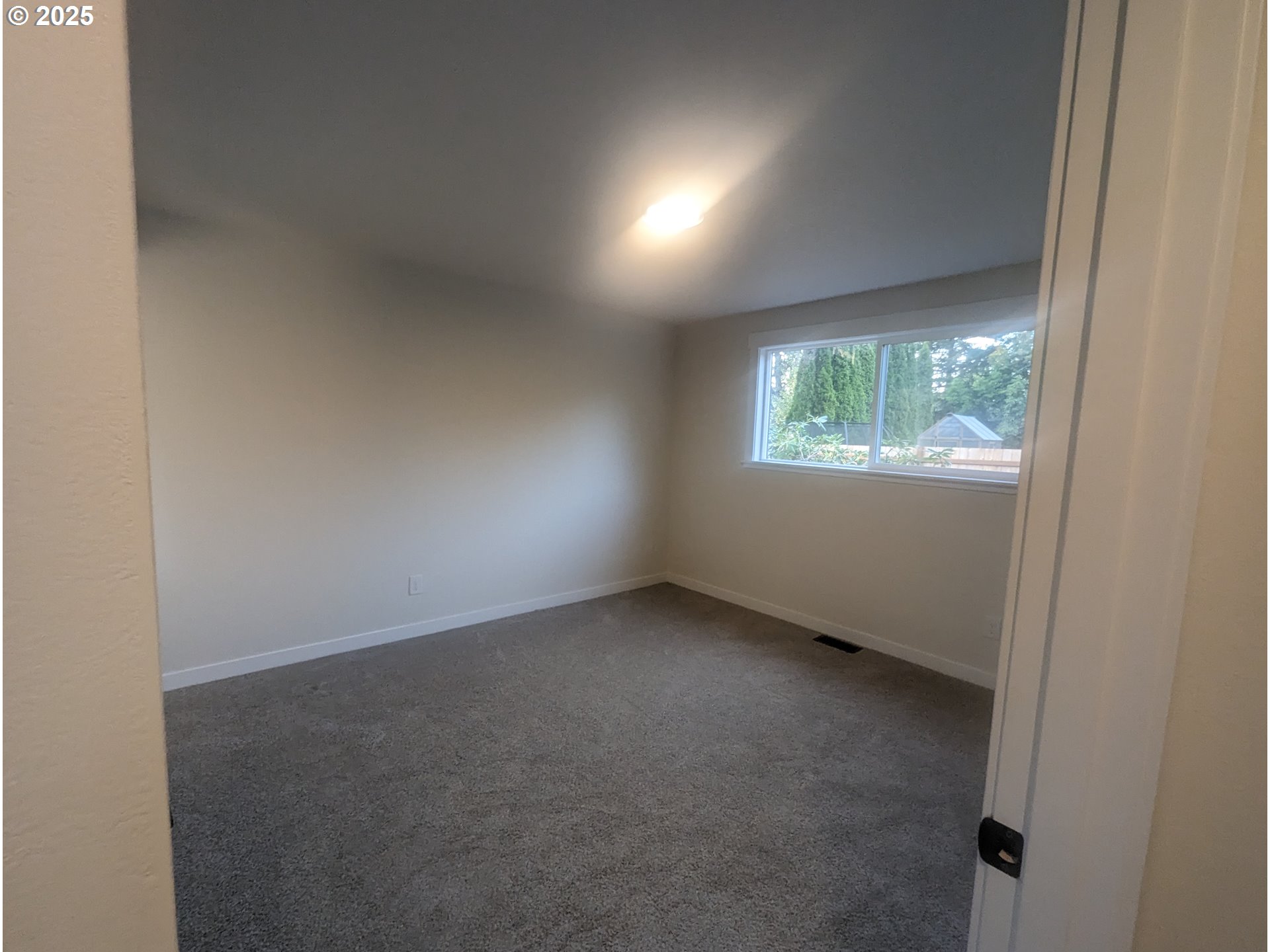 8009 Southwest Mapleleaf Street Portland, OR 97223 - Photo 14 of 16