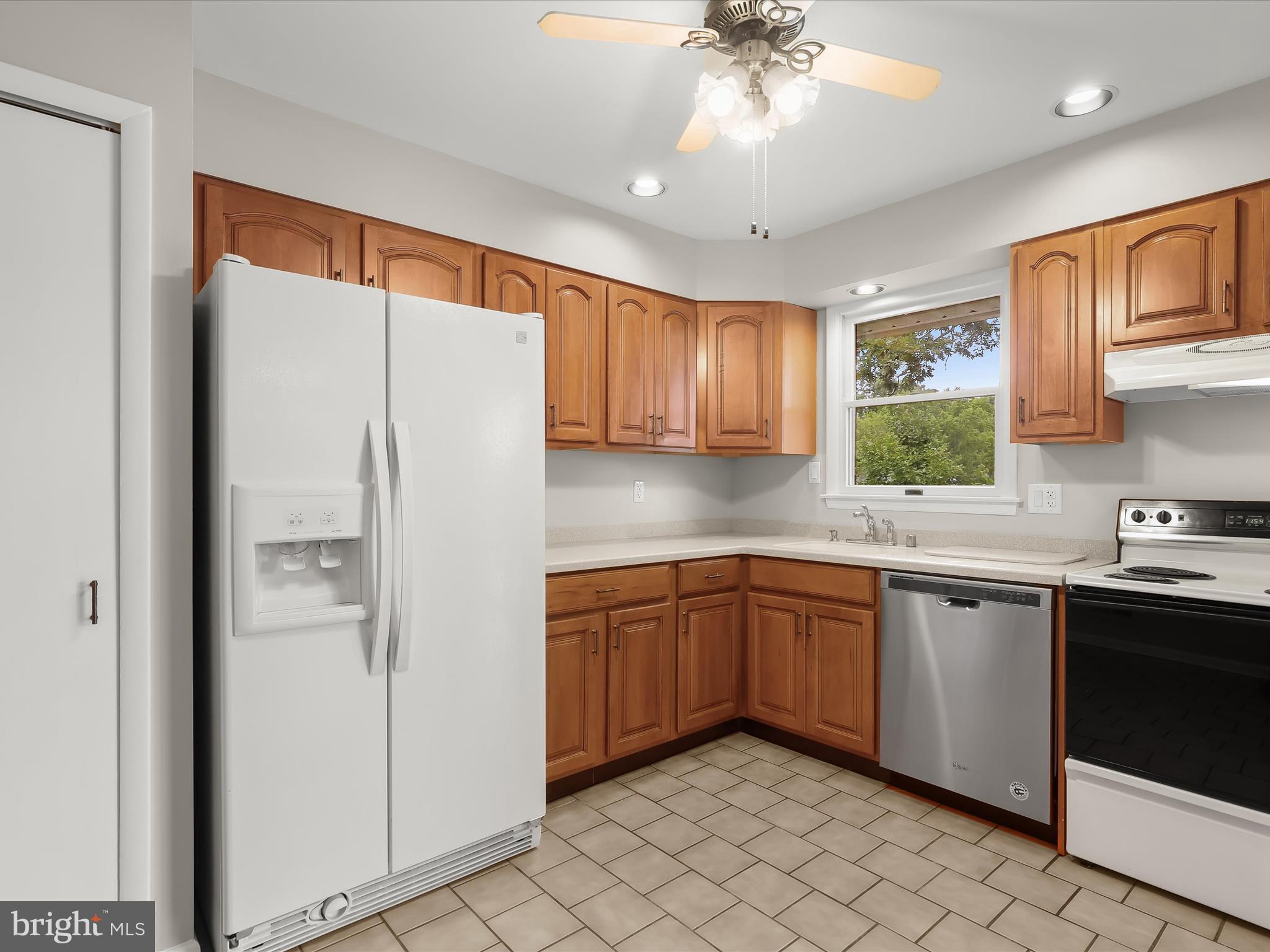 416 Rockway Road Baltimore, MD 21228 - Photo 11 of 38 Kitchen