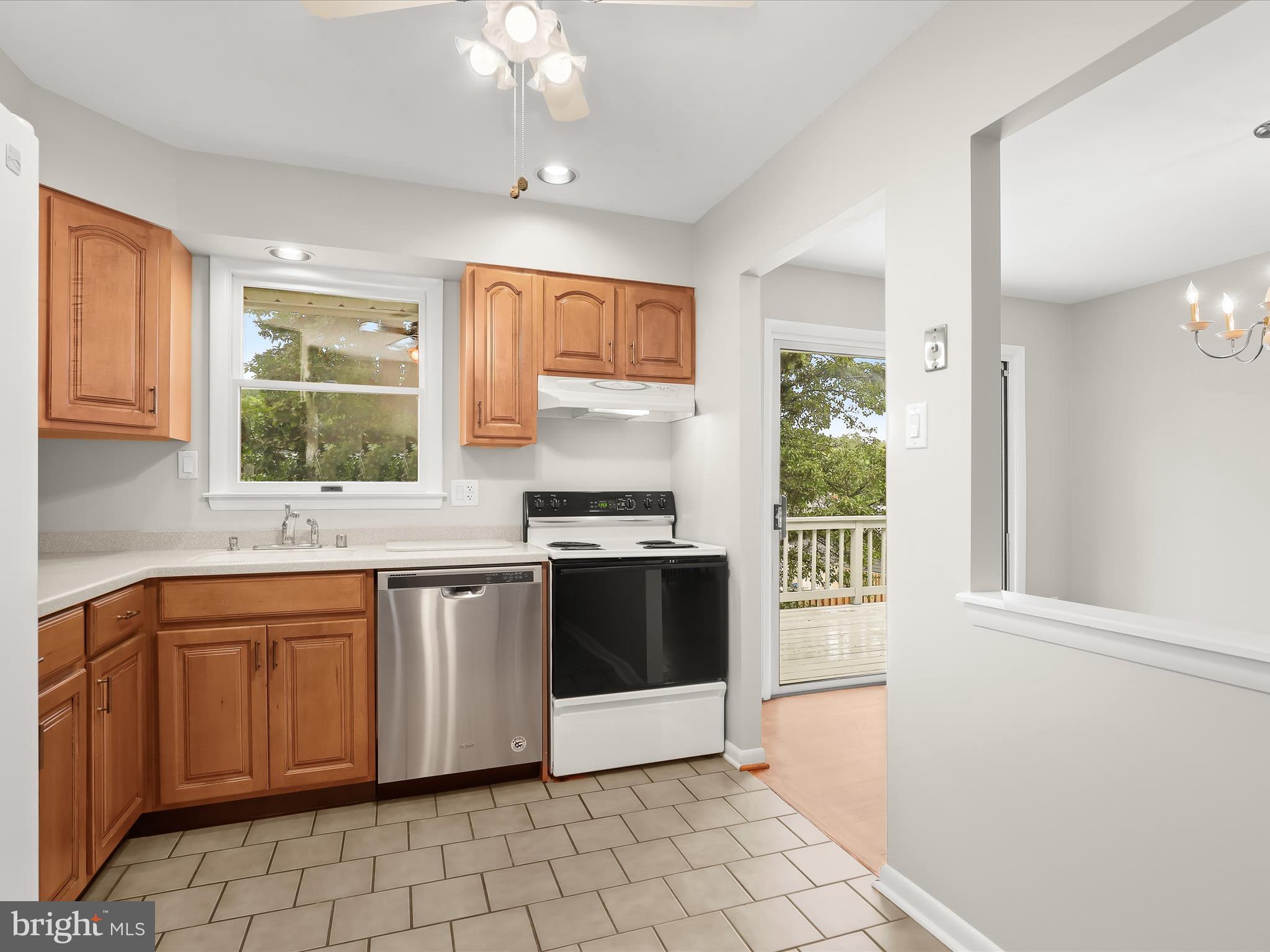 416 Rockway Road Baltimore, MD 21228 - Photo 10 of 38 Kitchen