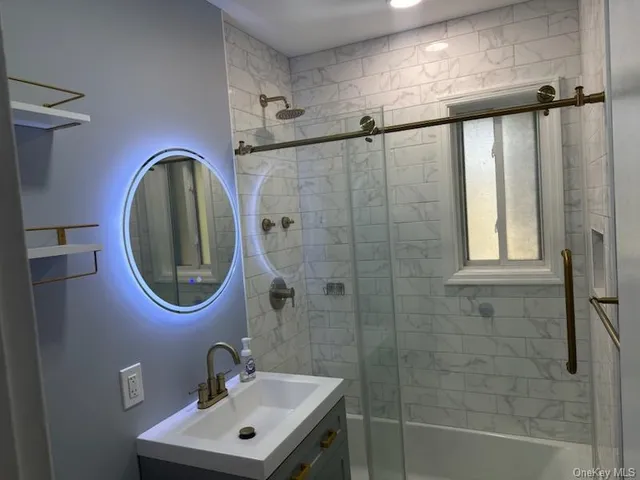 $299,000 | 141 Edmunton Drive, Unit G18, North Babylon, NY 11703