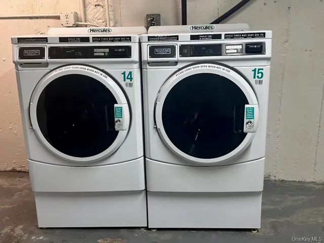 $299,000 | 141 Edmunton Drive, Unit G18, North Babylon, NY 11703