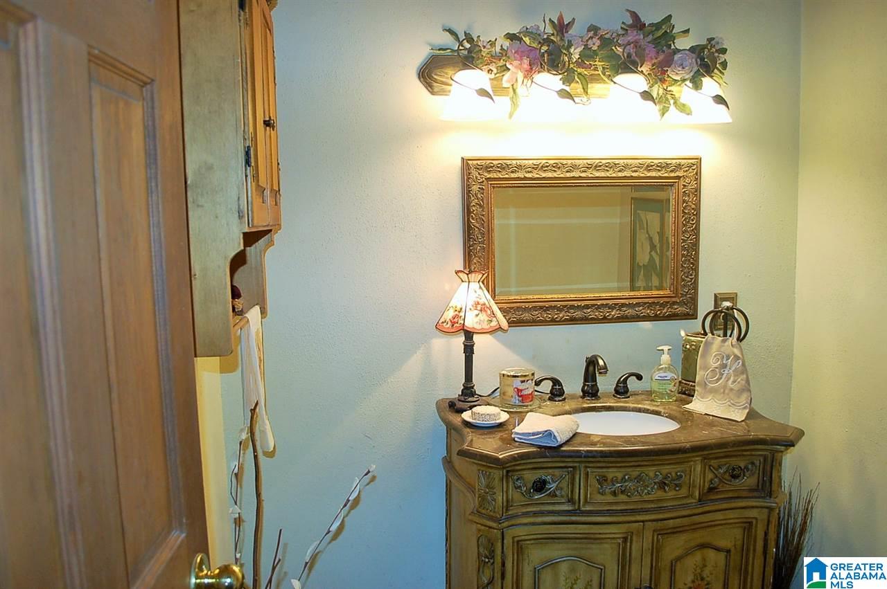 905 Sitton Road Hayden, AL 35079 - Photo 21 of 34