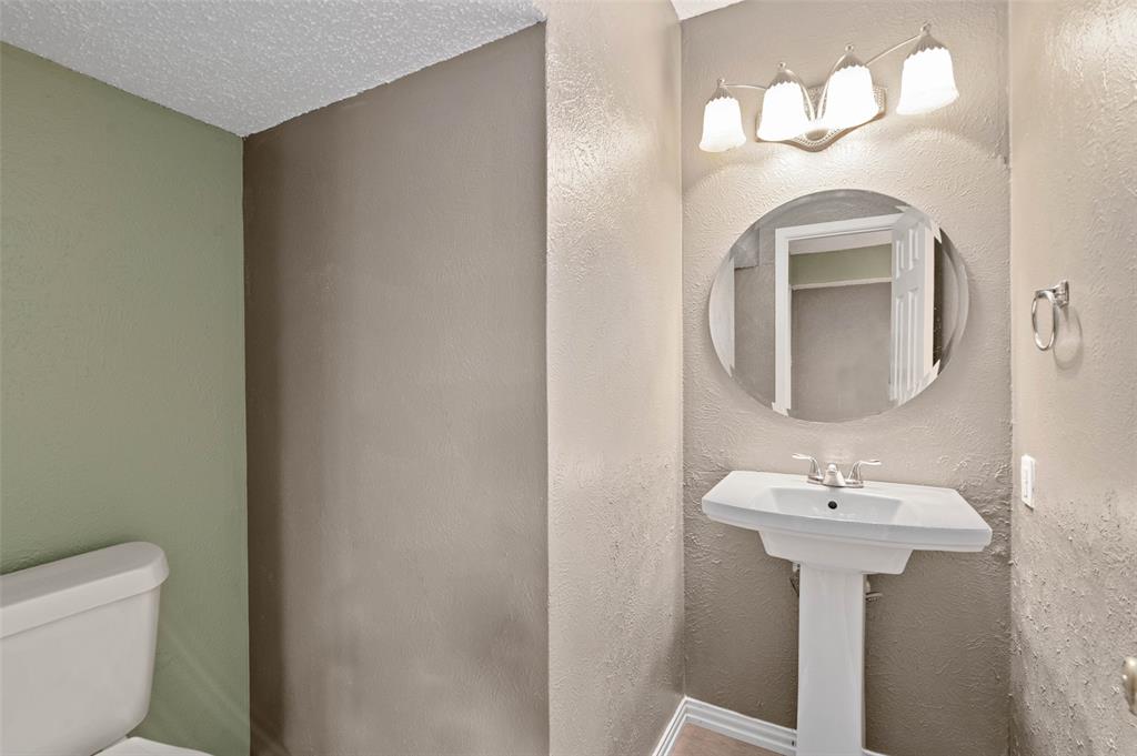 4327 Madera Road Irving, TX 75038 - Photo 9 of 17