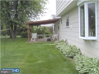 243 Sharpless Road Southampton, PA 18966 - Photo 3 of 12 Gallery Image 3