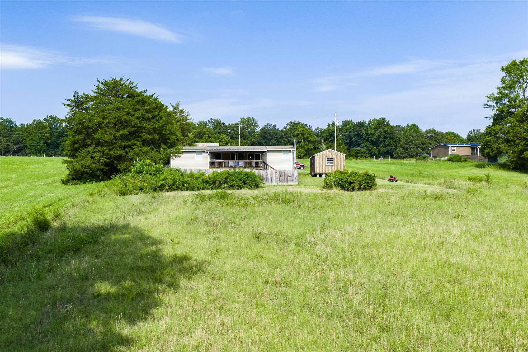 330 Griffintown Road Sparta, TN 38583 - Photo 32 of 43 a view of a lush green field
