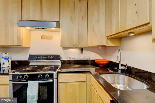 $525,000 | 3001 Veazey Terrace Northwest, Unit 1320, Washington, DC 20008