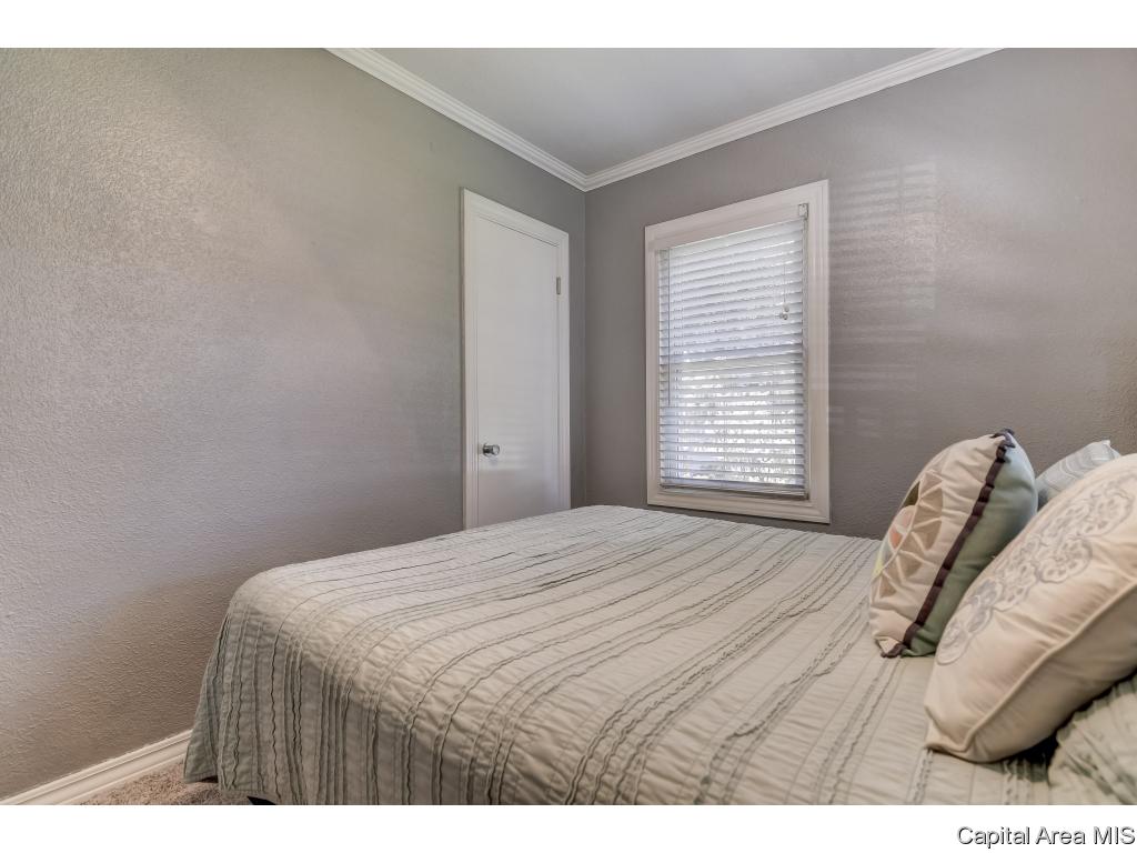 3307 Sheridan Street Springfield, IL 62703 - Photo 17 of 26