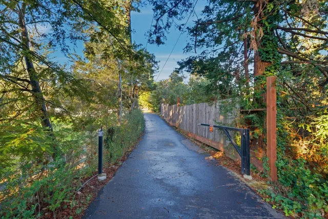 $1,300,000 | 6404 Guerneville Road, Sebastopol, CA 95472