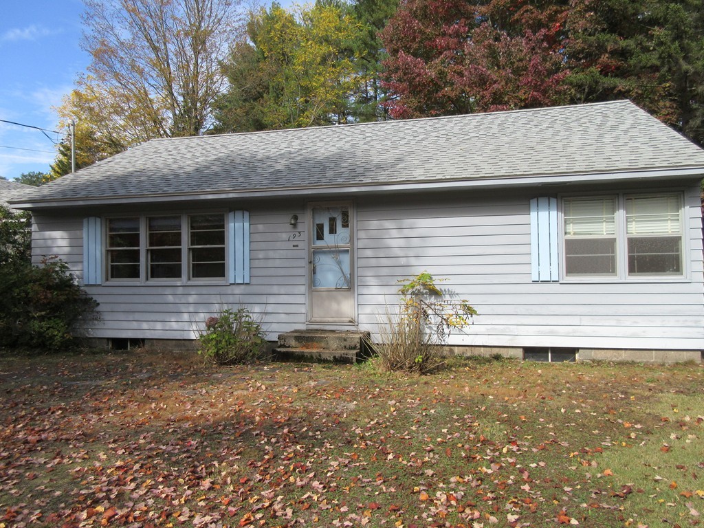 193 Ryan Road Northampton, MA 01062 - Photo 1 of 19 a front view of a house with garden