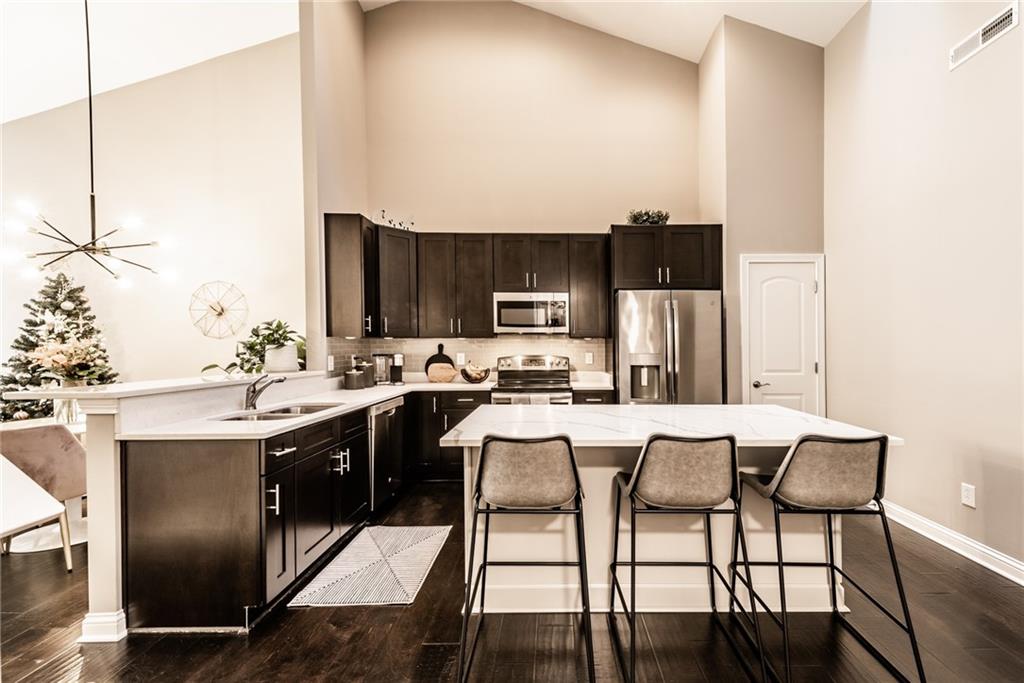 9722 Highpoint Ridge Drive, Unit 102 Fishers, IN 46037 - Photo 5 of 32 Gallery Image 5