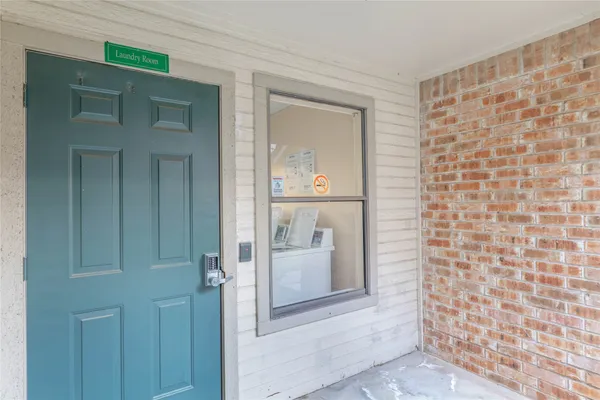 $1,100 | 2500 Burleson Road, Unit 512, Austin, TX 78741