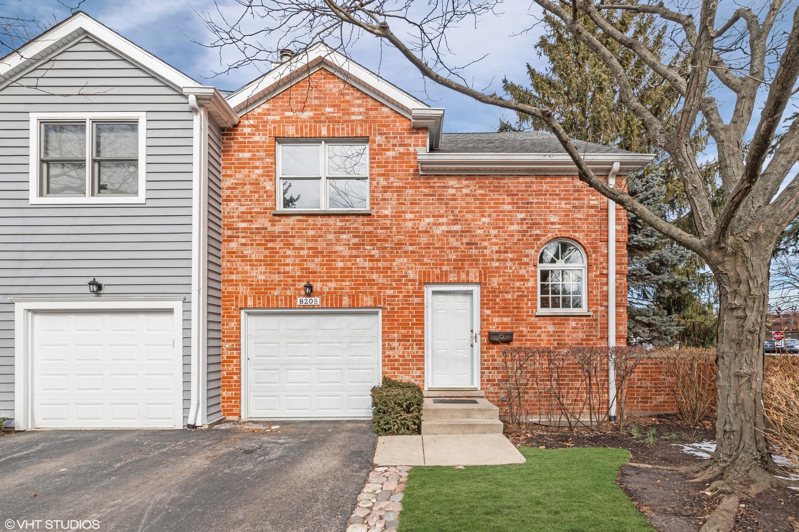 820 Chestnut Street, Unit B Deerfield, IL 60015 - Photo 2 of 17