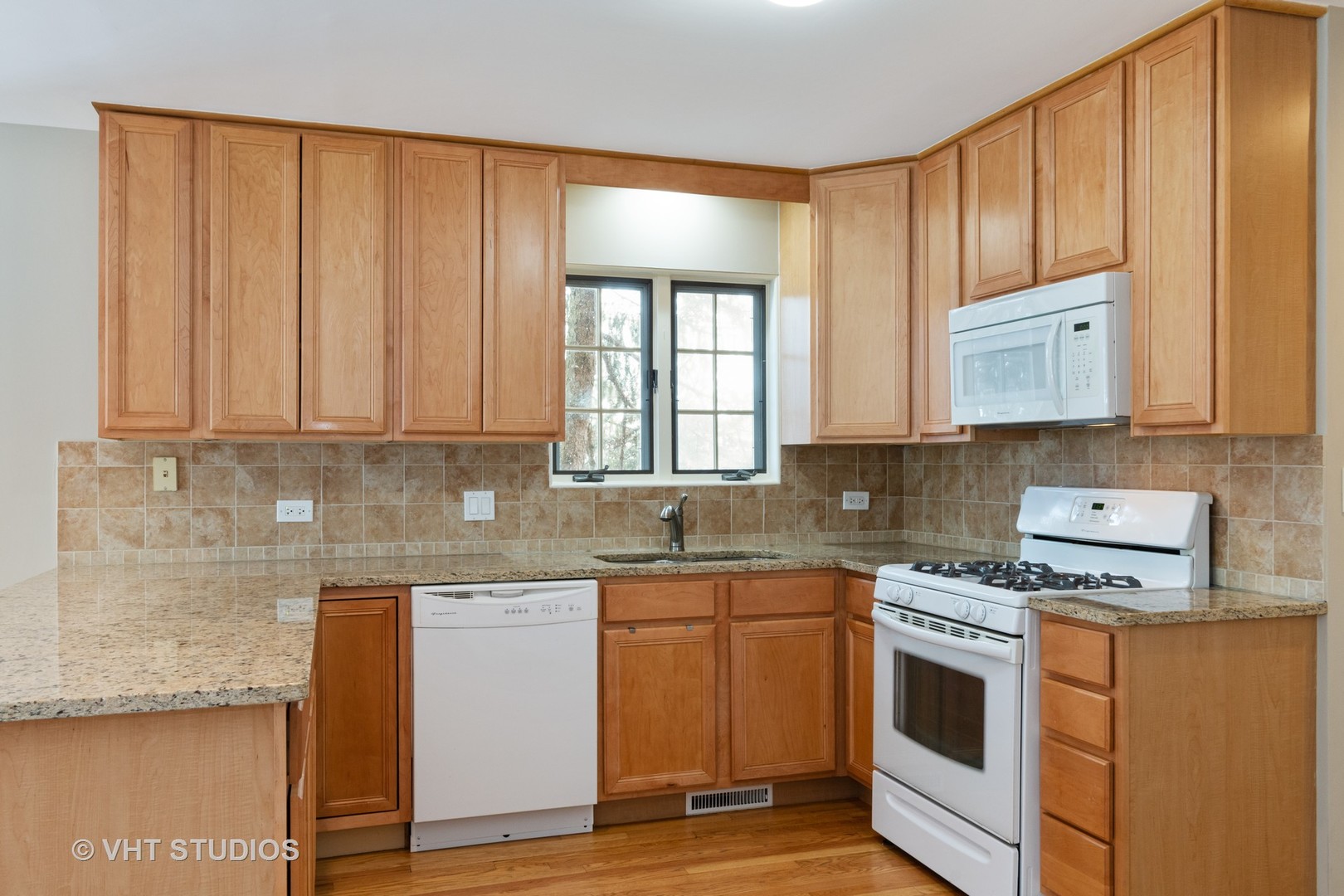 820 Chestnut Street, Unit B Deerfield, IL 60015 - Photo 7 of 17