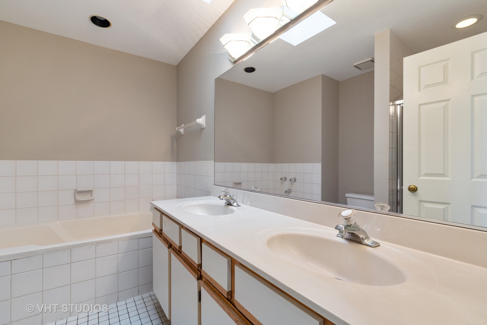 820 Chestnut Street, Unit B Deerfield, IL 60015 - Photo 9 of 17
