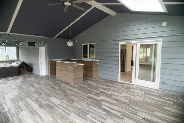 a view of a storage & utility room