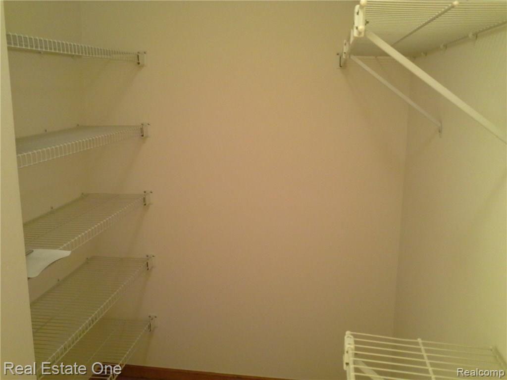 2577 South Commerce Road, Unit 11 Wolverine Lake, MI 48390 - Photo 31 of 57