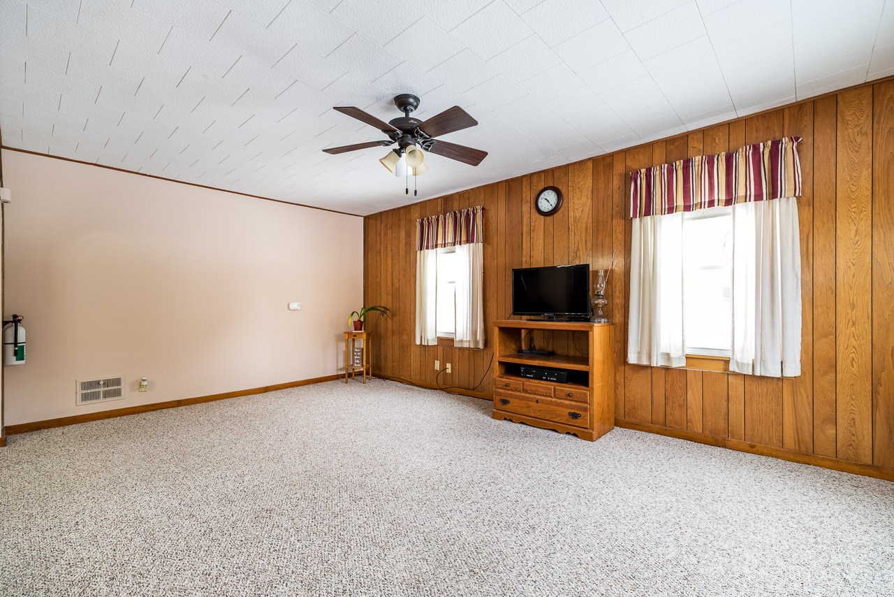 6336 East Tillman Road Fort Wayne, IN 46816 - Photo 8 of 35
