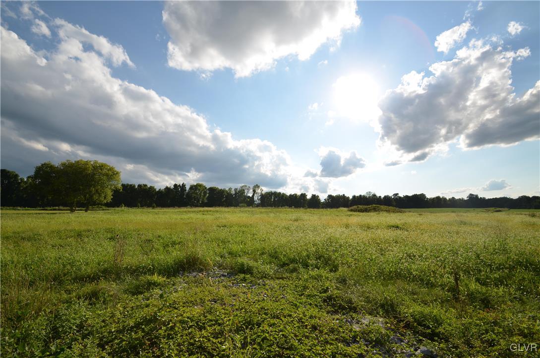 2596 Redington Road Hellertown, PA 18055 - Photo 3 of 4