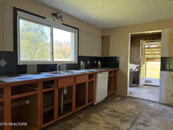 $315,000 | 112 Shiloh Road, Allred, TN 38542