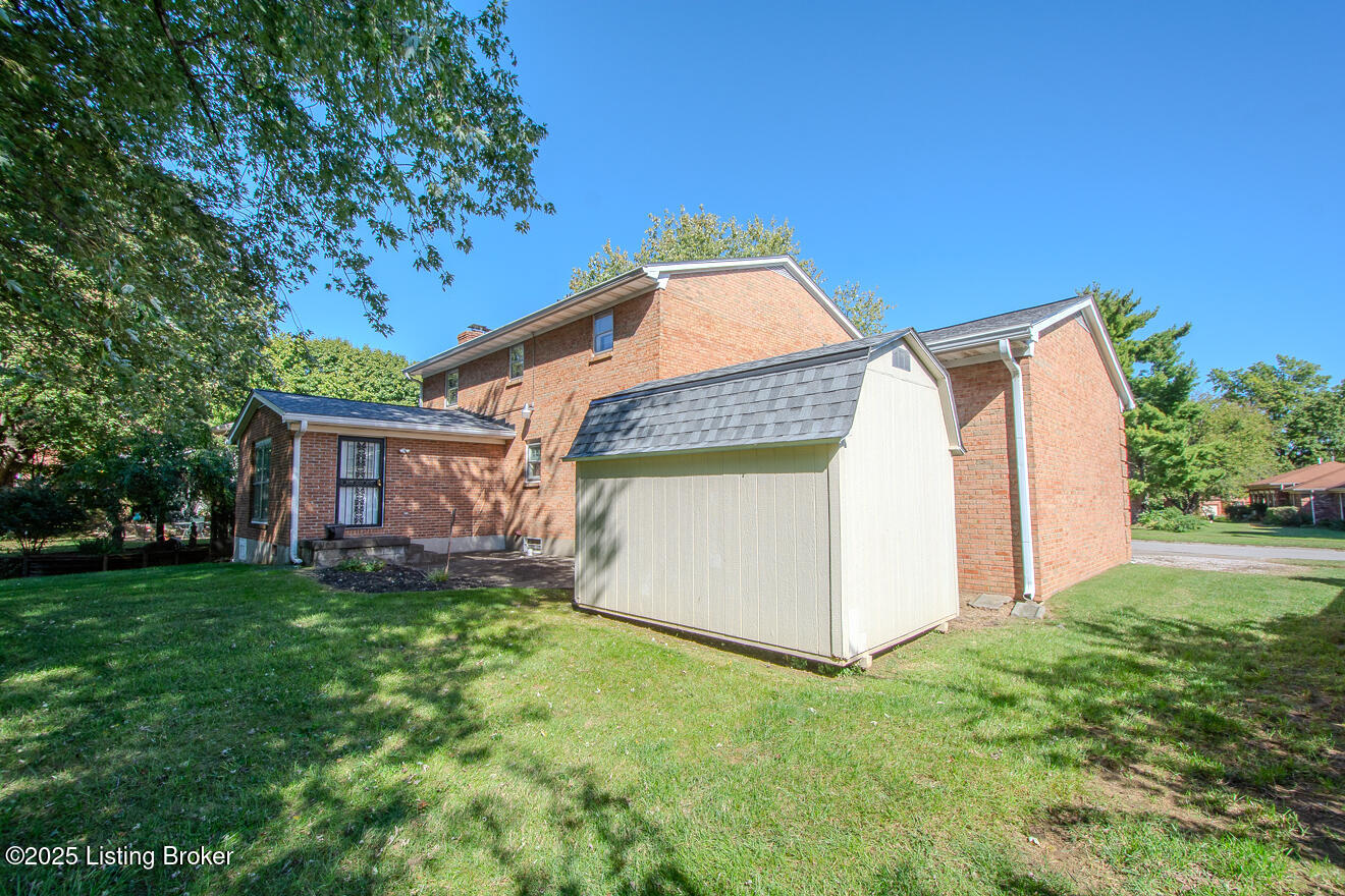 7608 Tempsclair Road Louisville, KY 40220 - Photo 45 of 49 Rear of Home