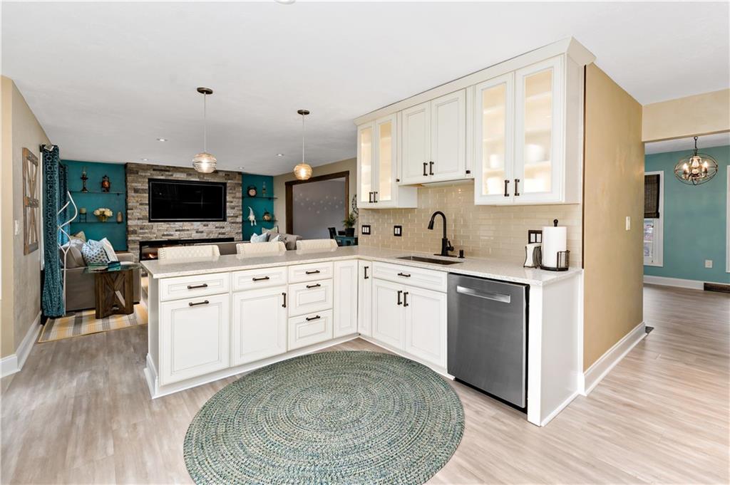 110 Ruth Way McDonald, PA 15057 - Photo 6 of 41 Gallery Image 6