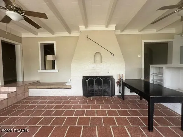 $2,950 | 301 N Mall, Lafayette, LA 70503