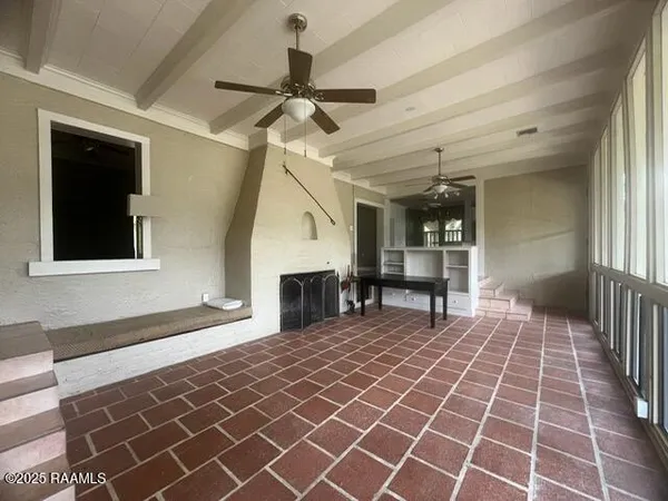 $2,950 | 301 N Mall, Lafayette, LA 70503