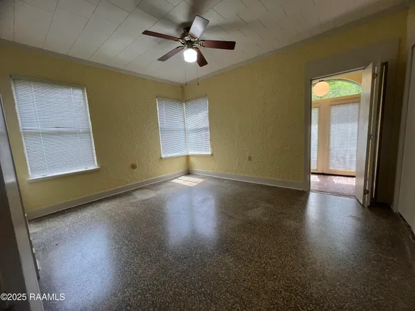 $2,950 | 301 N Mall, Lafayette, LA 70503