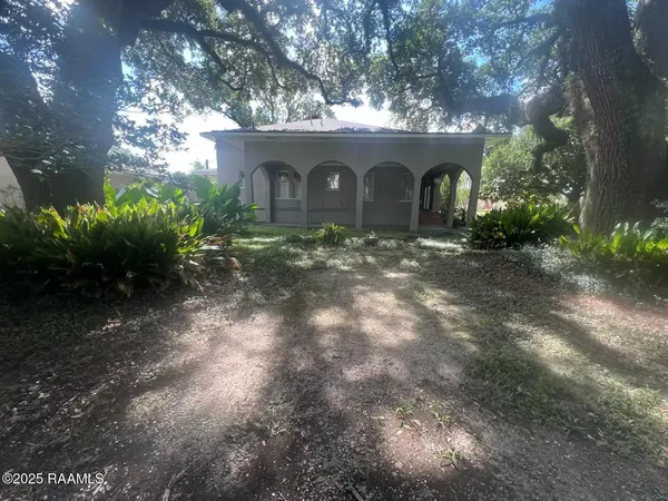 $2,950 | 301 N Mall, Lafayette, LA 70503