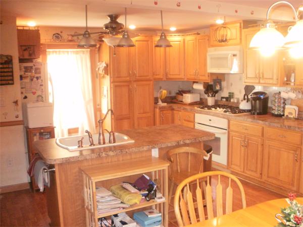 49 Dickinson Street Fall River, MA 02721 - Photo 11 of 12 Gallery Image 11