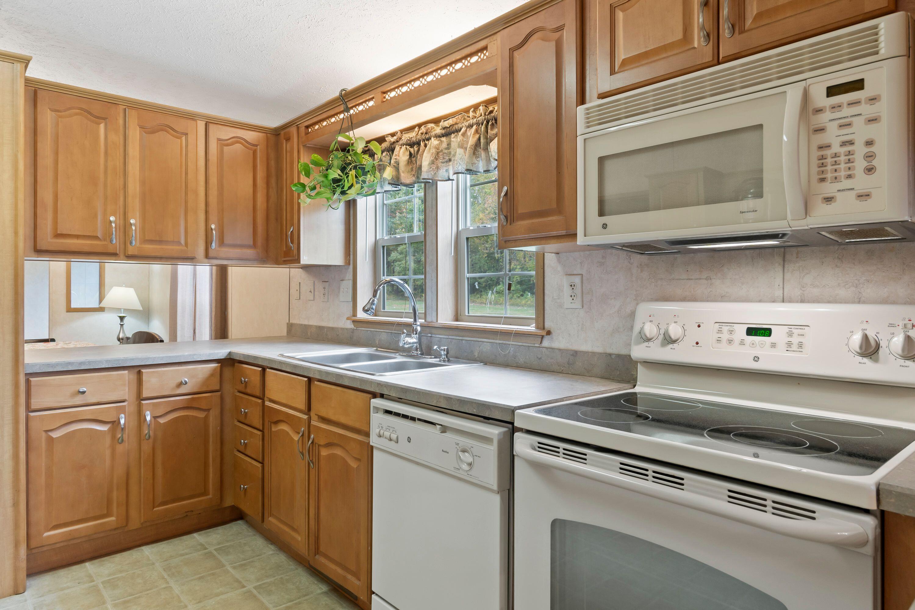 252 Blackberry Hill Road Berwick, ME 03901 - Photo 10 of 37 10