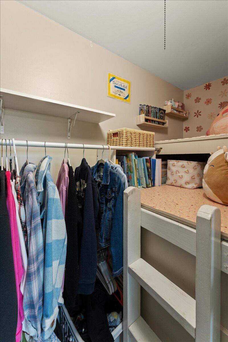 762 West Miller Road Alexandria, KY 41001 - Photo 26 of 51 Kids bedroom "secret" reading nook
