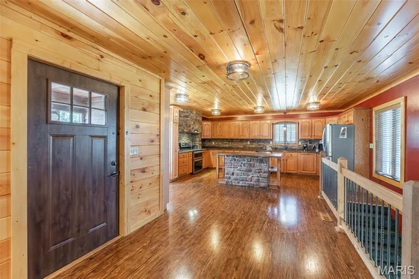 $449,900 | 696 Radcliff Lane, Poplar Bluff, MO 63901