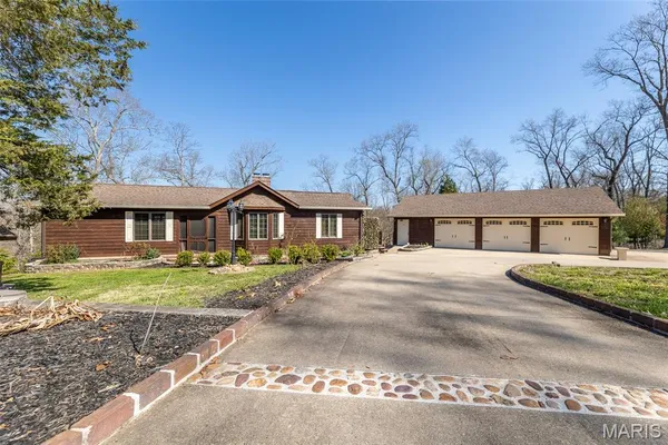 $449,900 | 696 Radcliff Lane, Poplar Bluff, MO 63901