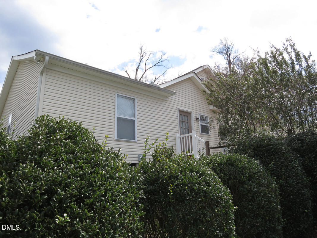 314 Davie Road, Unit B Carrboro, NC 27510 - Photo 13 of 15 a house that has a lot of plants in it