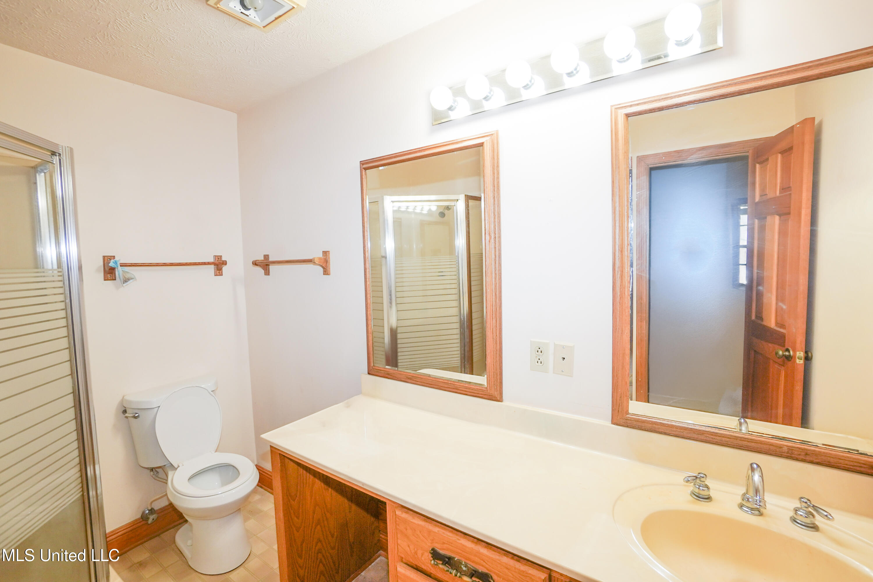 2723 Davis Road Byram, MS 39170 - Photo 11 of 19 DSC01363