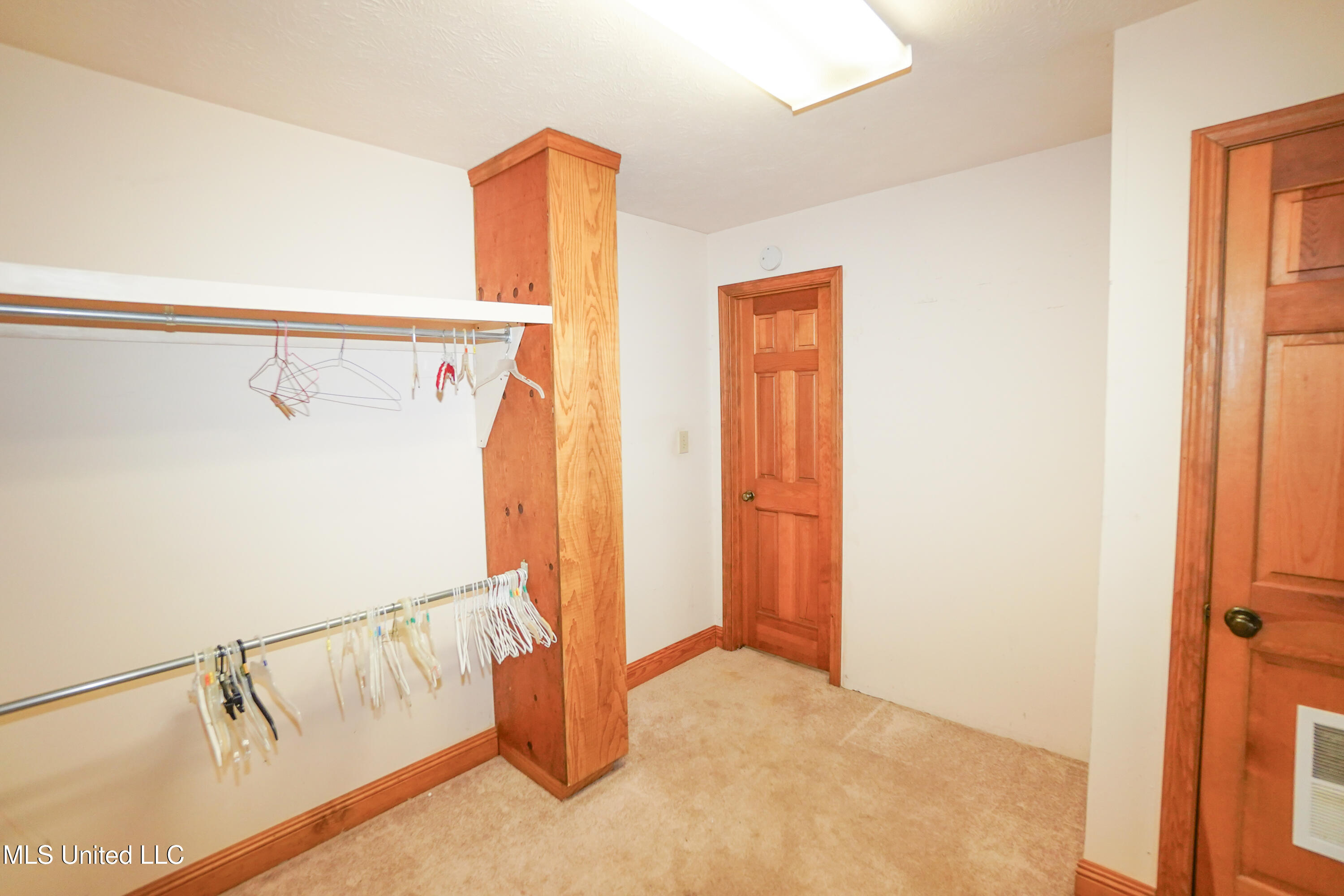 2723 Davis Road Byram, MS 39170 - Photo 10 of 19 DSC01366