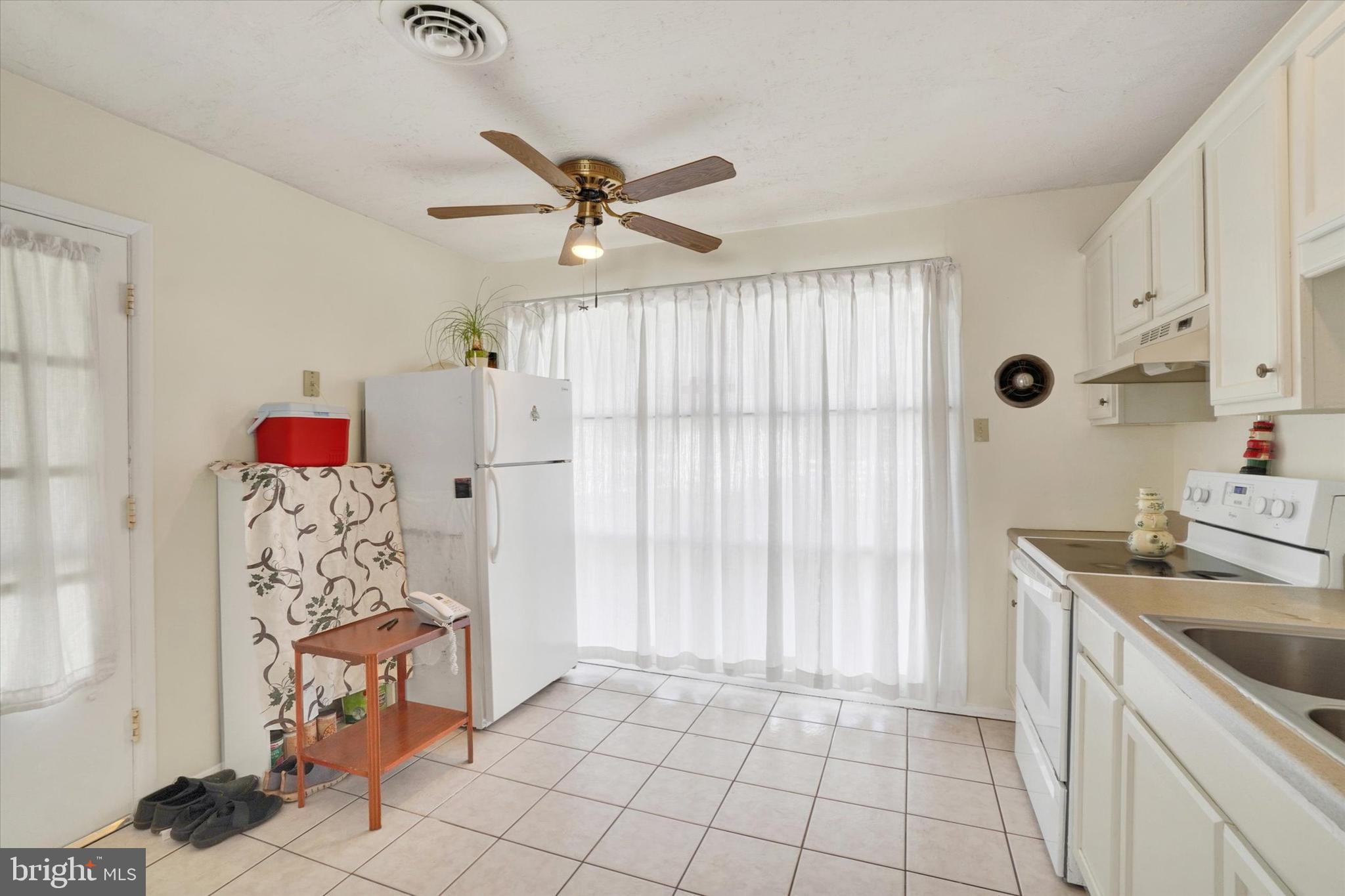 827 Fireside Road York, PA 17404 - Photo 5 of 21