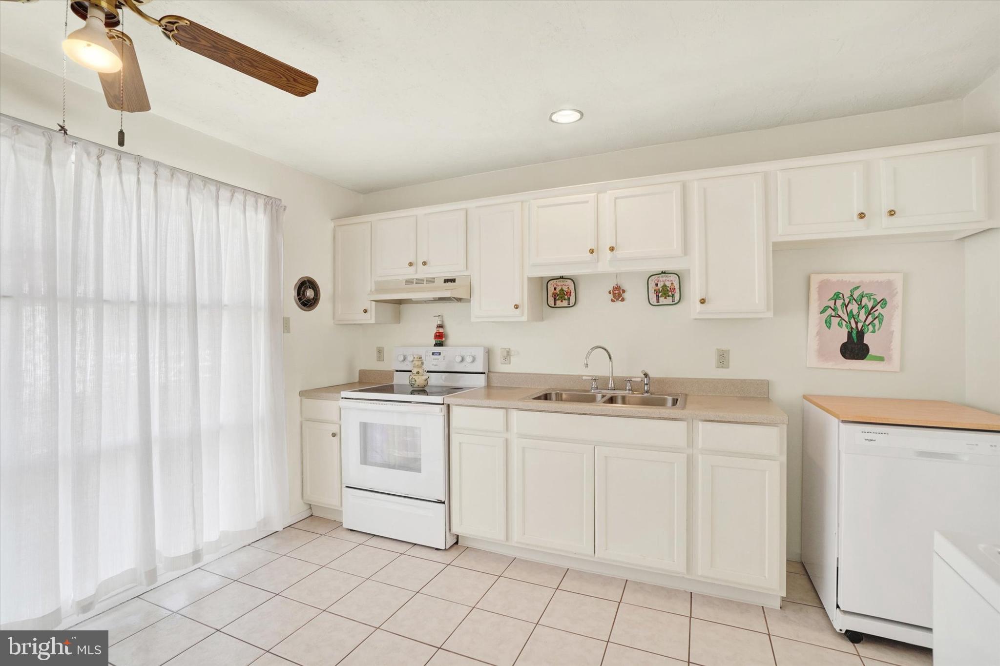 827 Fireside Road York, PA 17404 - Photo 6 of 21