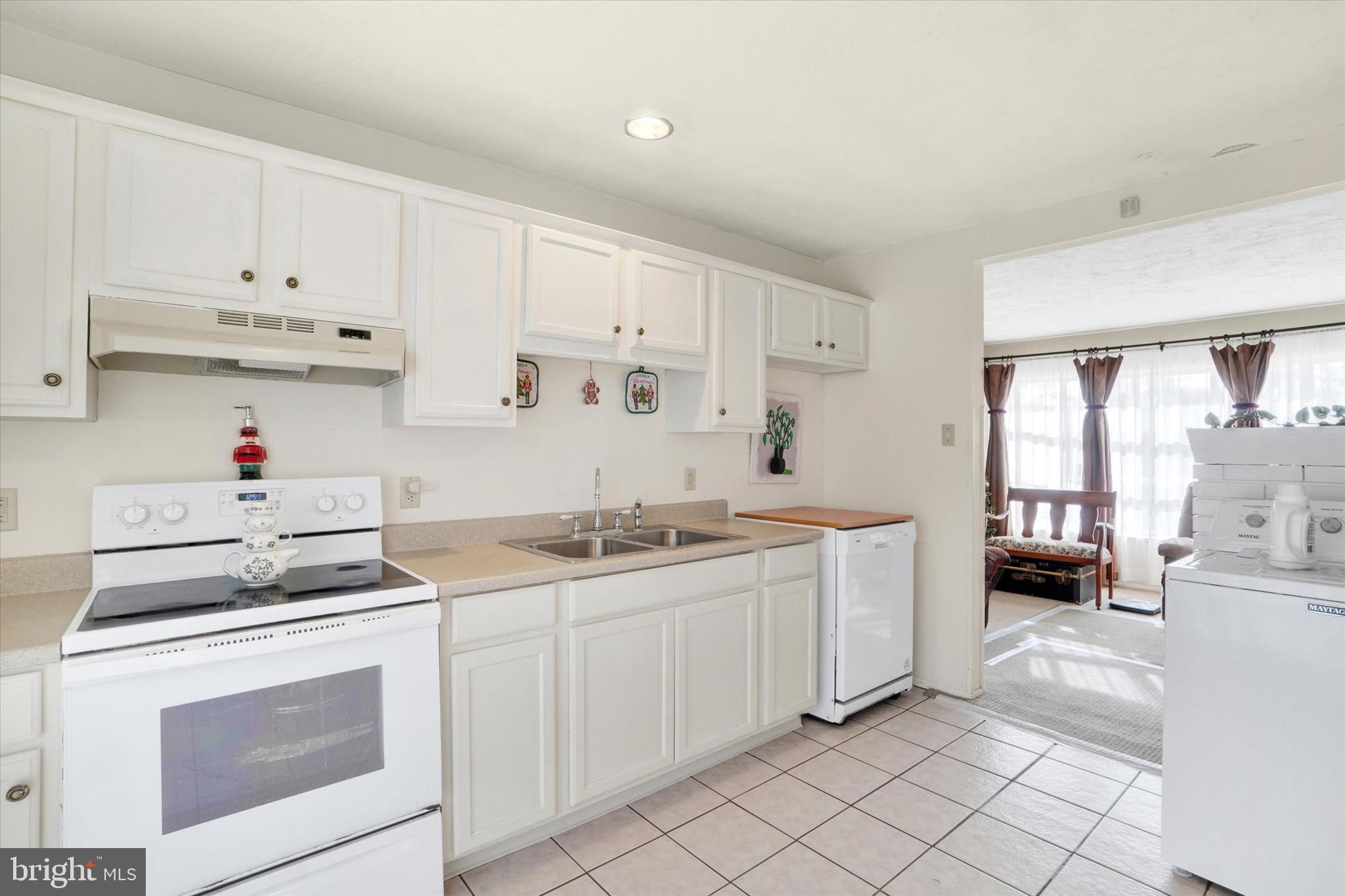 827 Fireside Road York, PA 17404 - Photo 8 of 21