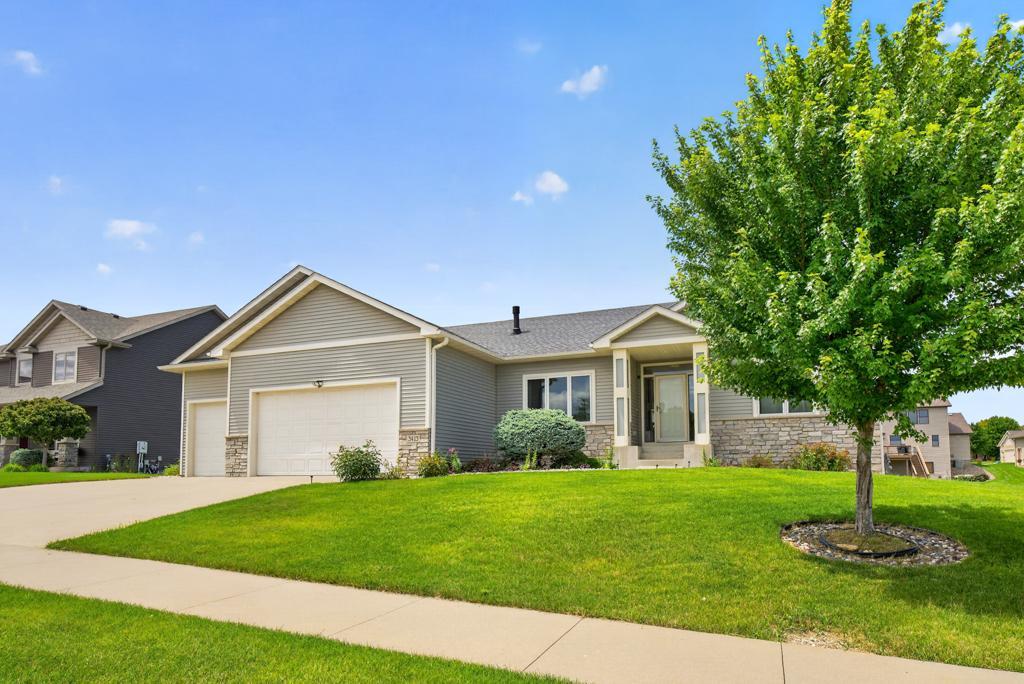 3413 Stonehedge Drive Northeast Rochester, MN 55906 - Photo 2 of 52