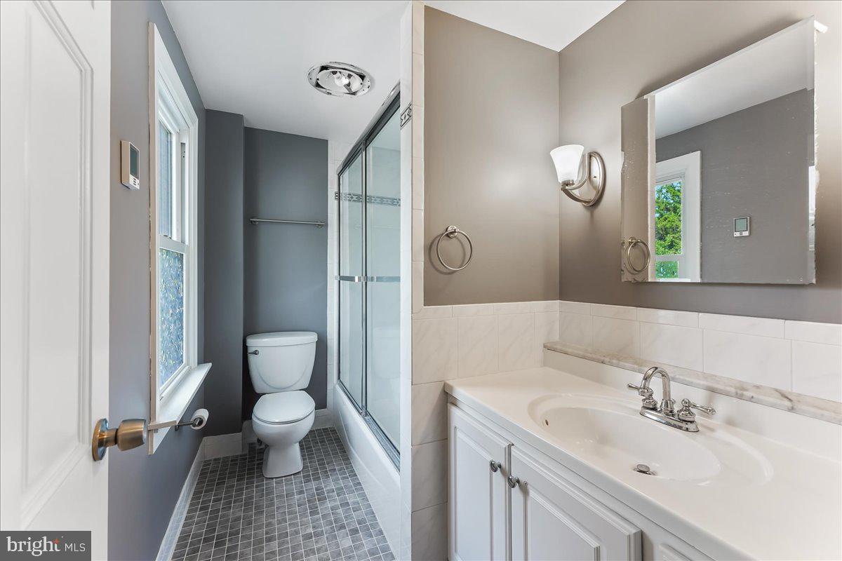 48 South Sproul Road Broomall, PA 19008 - Photo 17 of 26 Bathroom with heated floors