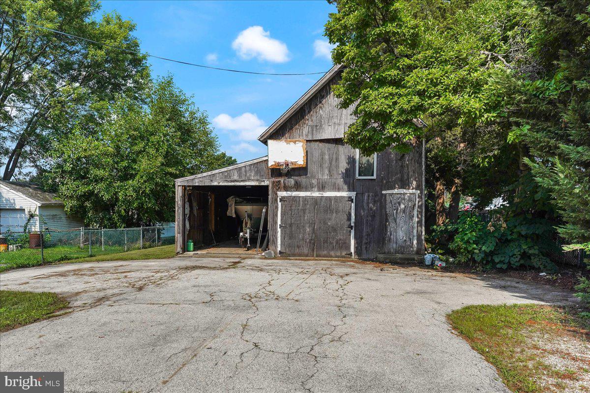 48 South Sproul Road Broomall, PA 19008 - Photo 22 of 26 Garage