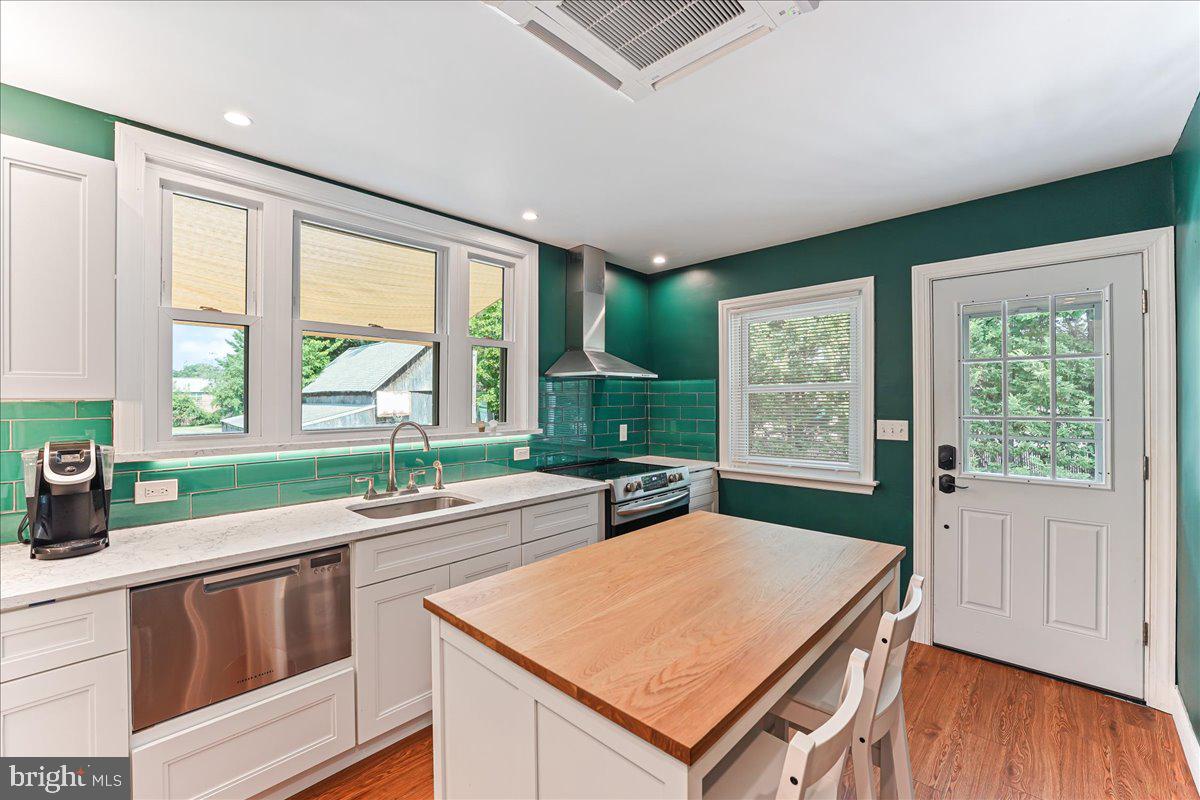 48 South Sproul Road Broomall, PA 19008 - Photo 10 of 26 New windows throughout