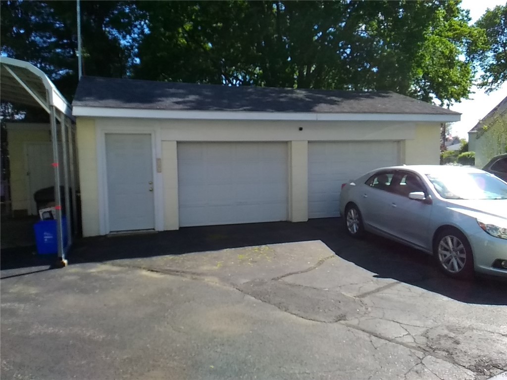 461 Smithfield Road North Smithfield, RI 02896 - Photo 4 of 40 2 car garage