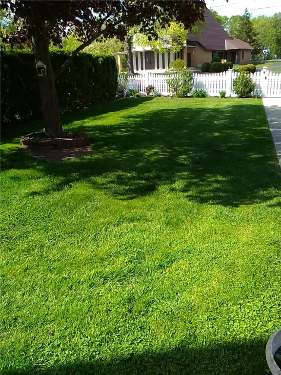 461 Smithfield Road North Smithfield, RI 02896 - Photo 5 of 40 Look at this lush, green lawn!!